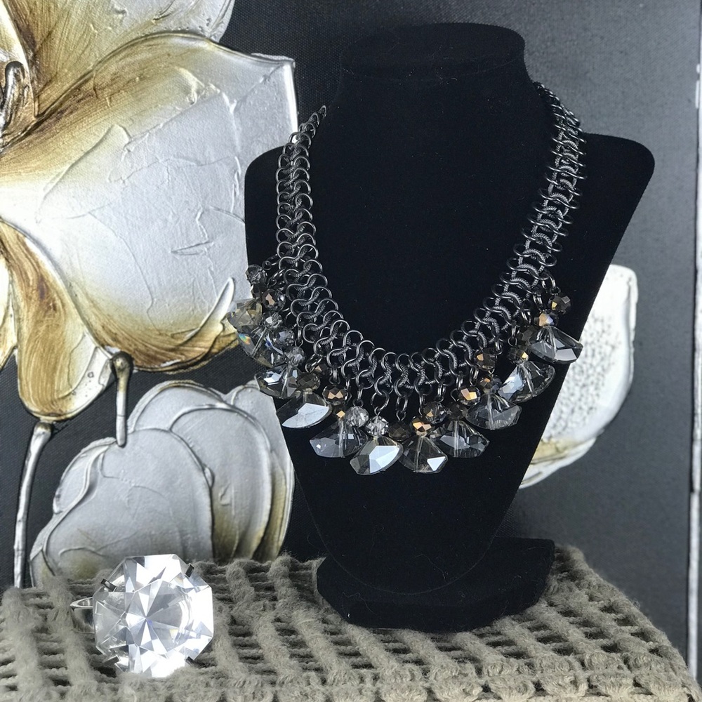 NWOT SILVER  STATEMENT NECKLACE